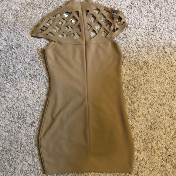 Tan boutique dress - Picture 4 of 4